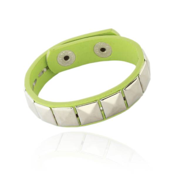 Nietenarmband mit Pyramidennieten - Ledernieten Armband Grün