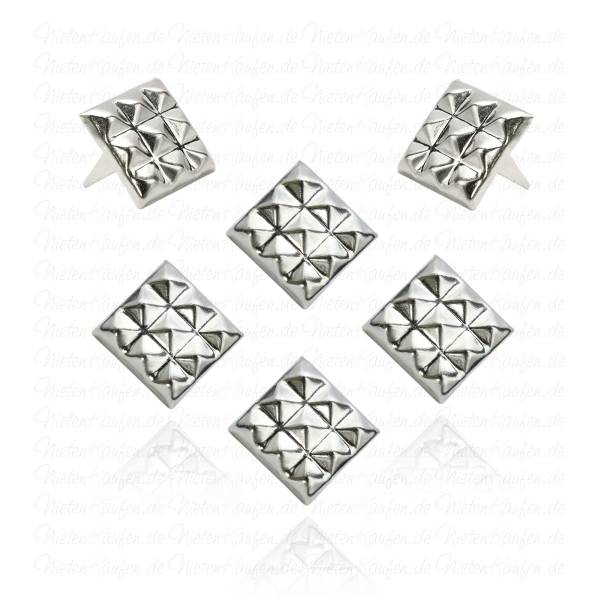 Quadrat Nieten in Silber mit 9 kleinen Pyramiden - 12 mm